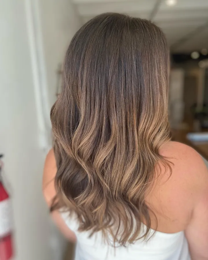 Soft brunette waves